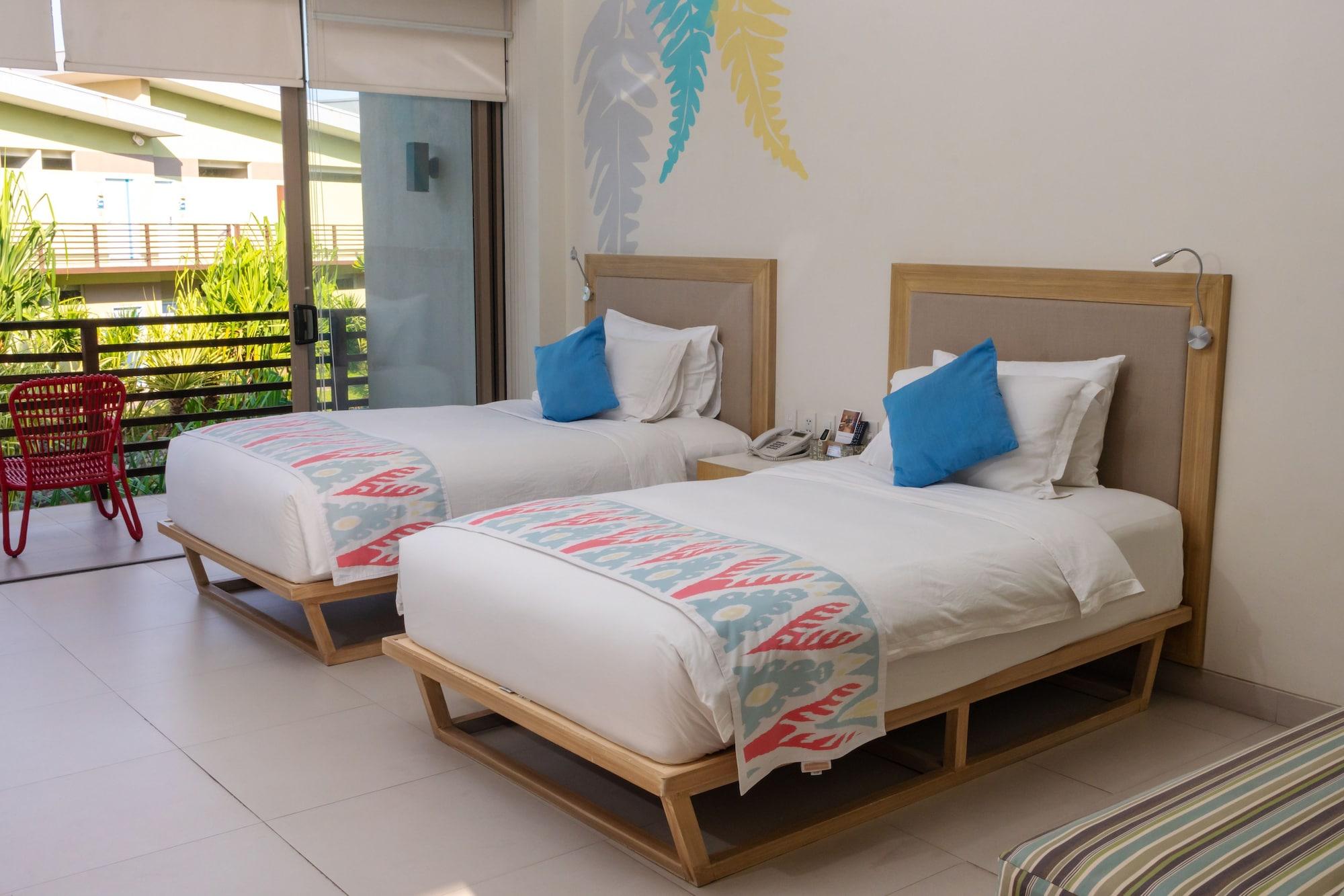 Costa Pacifica Resort Baler Exterior photo