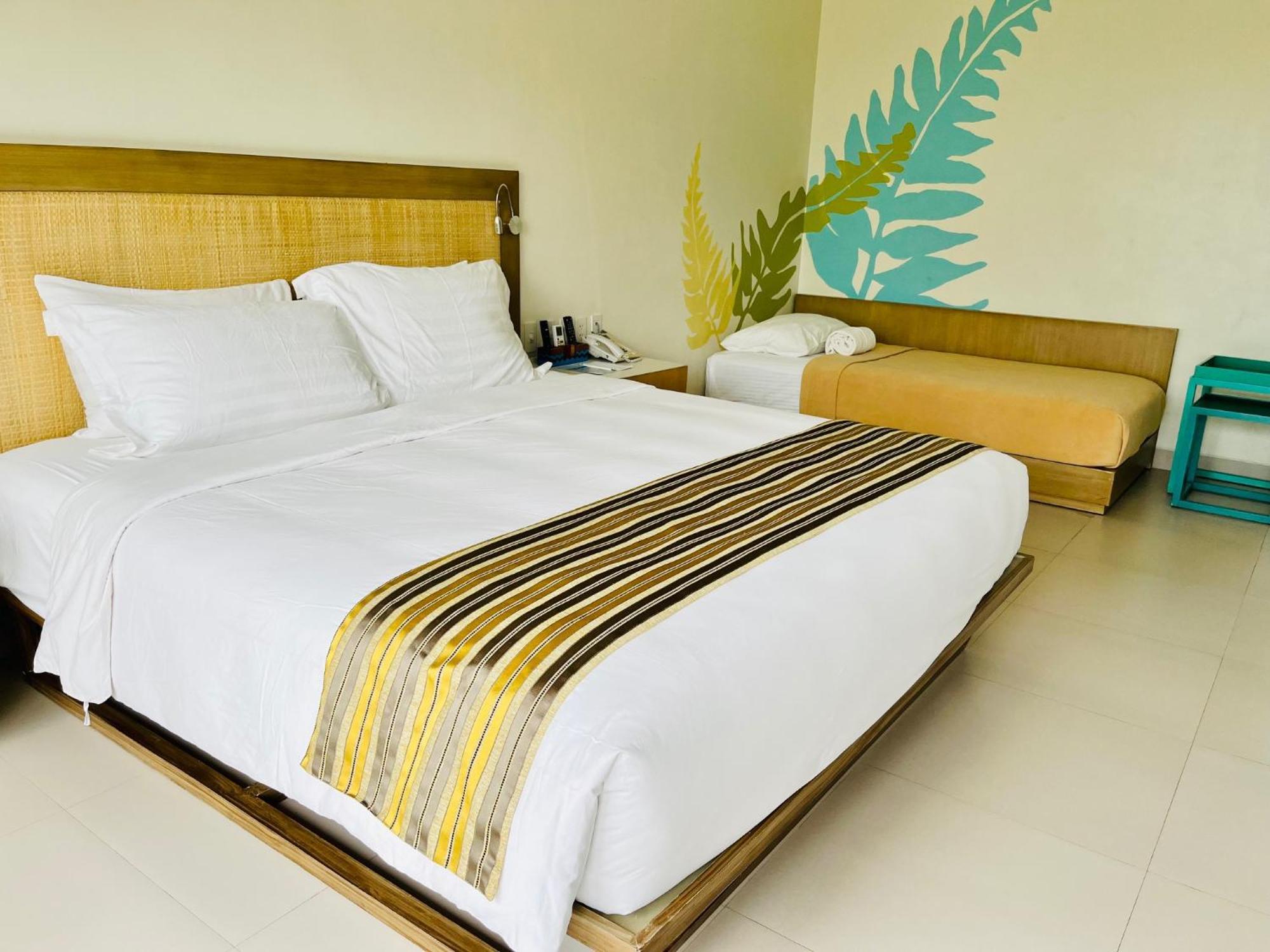 Costa Pacifica Resort Baler Exterior photo
